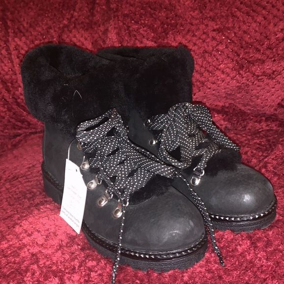 J Crew shearling lined hiking boots! Size 6 NWT - Picture 1 of 8